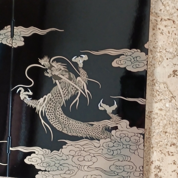 Japanese Lacquer Screen With Two Dragons, in Original Box - Picture 2 of 6